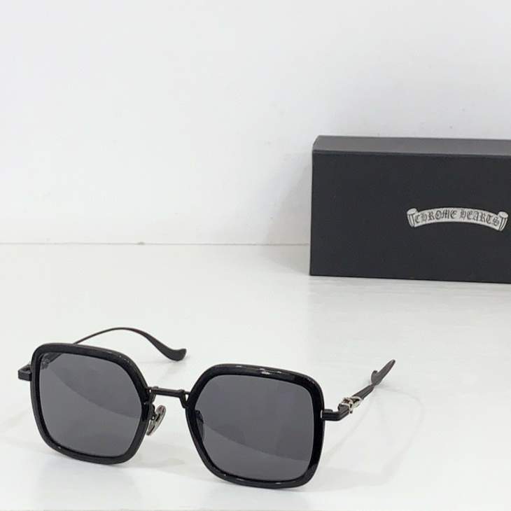 Picture of Chrome Hearts Sunglasses _SKUfw67949633fw